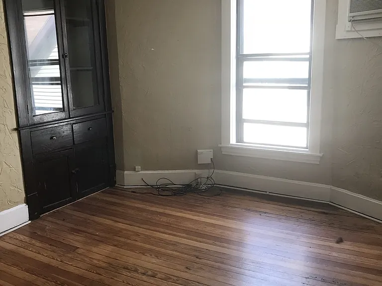 1115 Main St #D — Photo 6