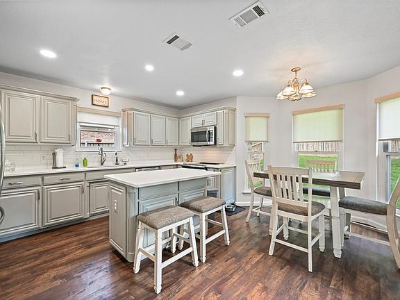 4th image of 2906 Rockford Ct