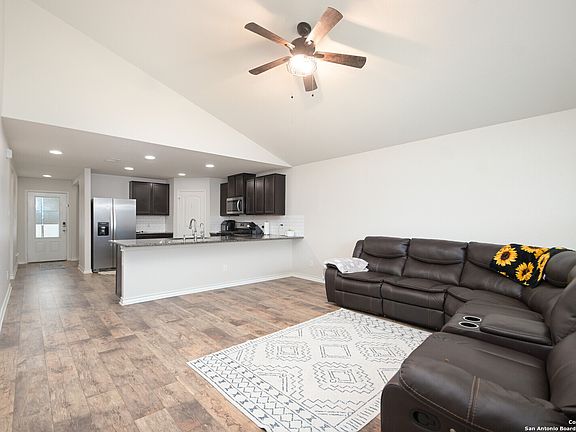 4th image of 6429 ENCORE OAKS