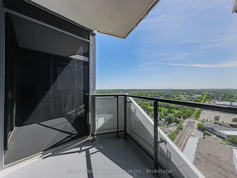 25 Wellington St S #3103 — Photo 20