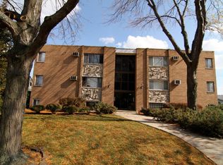 9741 Delaware Pl APT 7, Highland, IN 46322