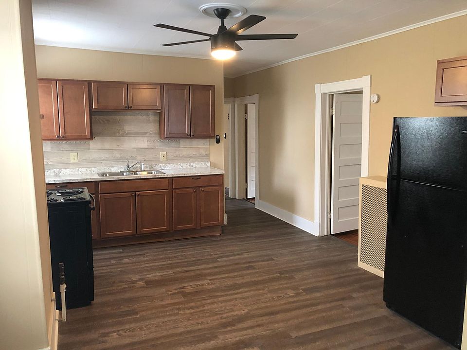 2nd image of 443 2nd Ave #2