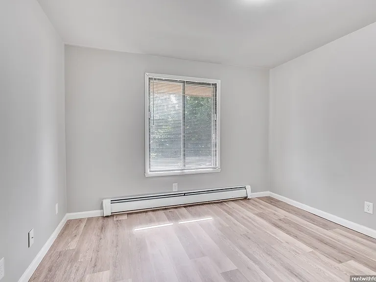 2020 Regency Ct — Photo 6