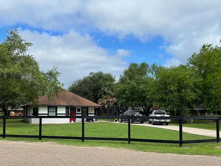 8524 Meadow Ln — Photo 11