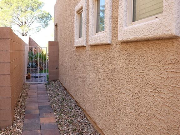 4th image of 2851 Rough Green St