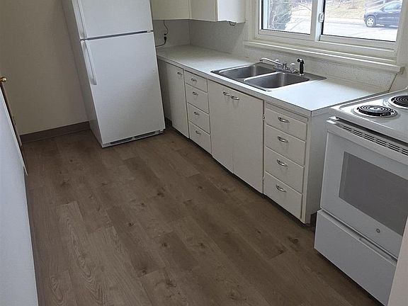 5th image of 1841 Crook Ave