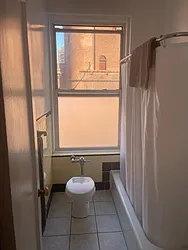 Rented by K & O Realty Associates Inc.