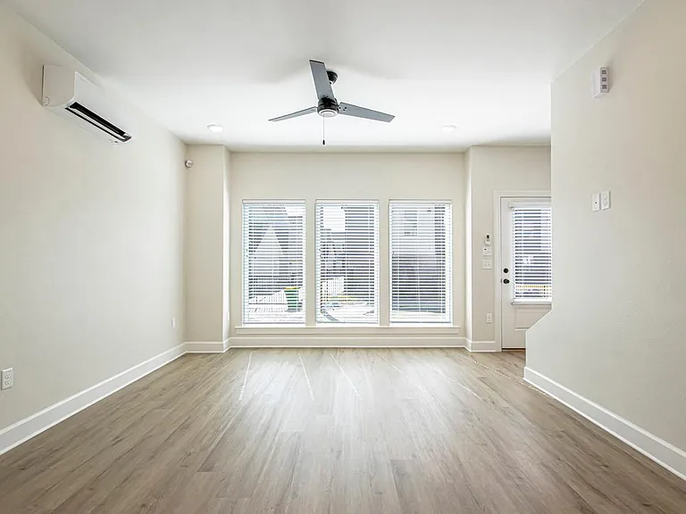 403 Parker St #A — Photo 8