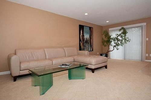 3rd image of 224 Hamlet Dr