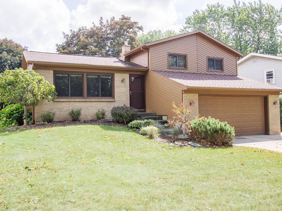 1st image of 1050 Walwood Dr NE