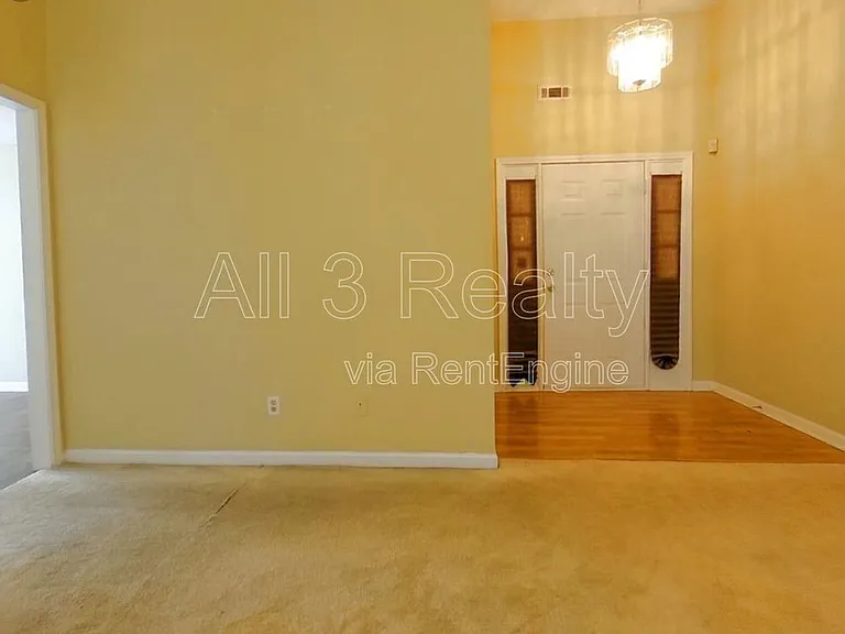 133 Harbour Lake Dr — Photo 2