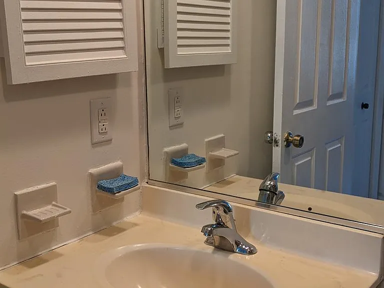 282 Cozzens Ct — Photo 8