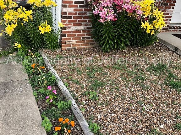 5th image of 1102 Charm Tree Ct