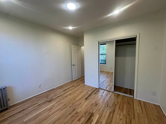 5th image of 373 13th St APT 2R