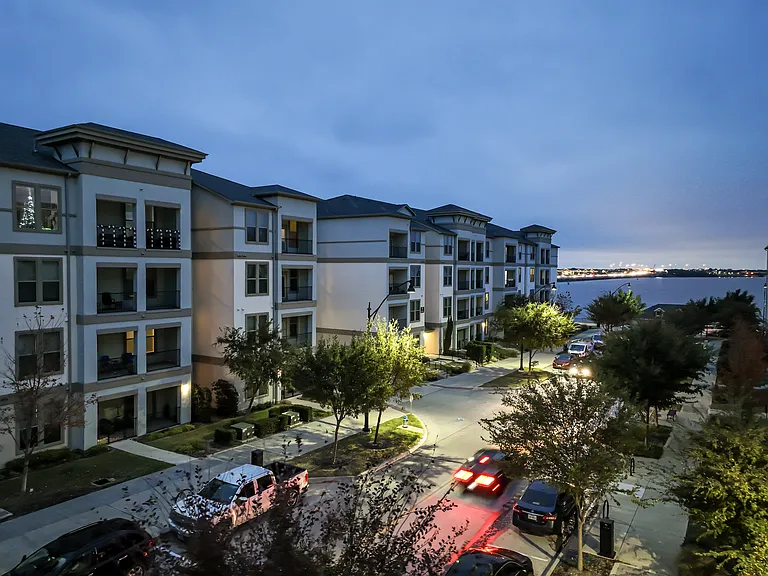 Reveal at Bayside — Photo 25