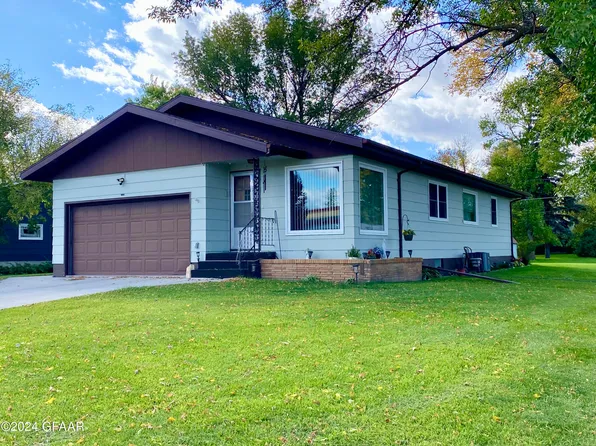 1124 8th St, Langdon, ND 58249