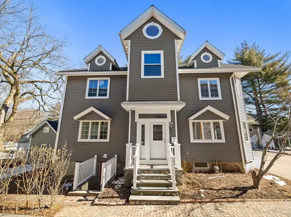 39 Spring St, West Roxbury, MA 02132