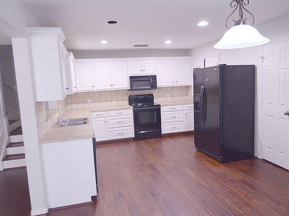 3rd image of 1722 Scenic Dr
