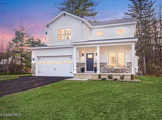7 N Parkway Dr, Schenectady, NY 12303