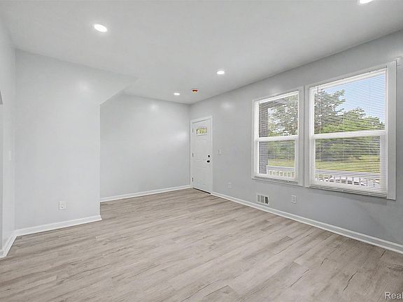 5th image of 3808 Monterey St
