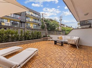 270 3rd St W #102, North Vancouver, BC V7M1G1