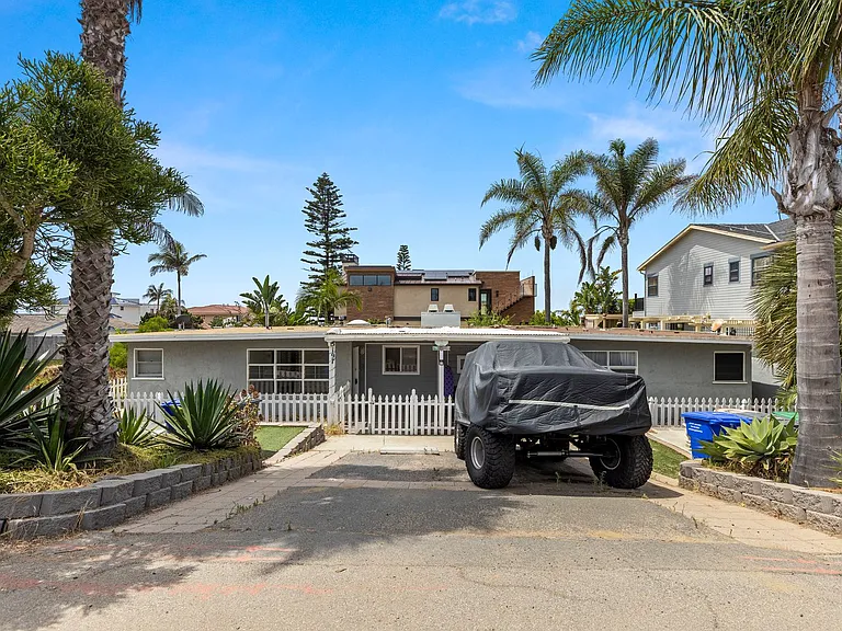 Carlsbad Blvd (Single Story Duplex) — Photo 29
