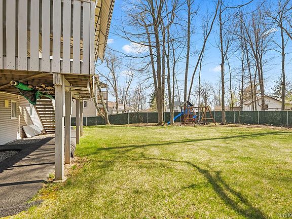 5th image of 11 Wilsher Drive