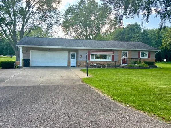 56930 Franklin Dr, Three Rivers, MI 49093