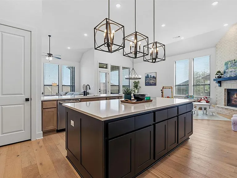 212 Texas Bluebonnet Trl — Photo 4
