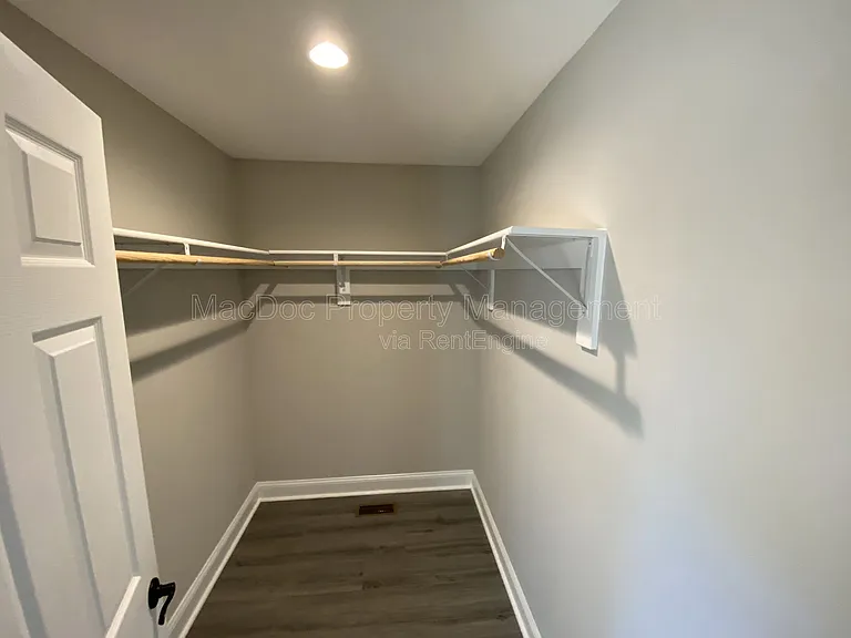 77 Lakeview Dr — Photo 18