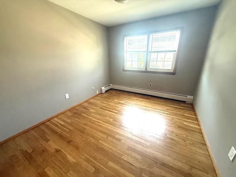 33 Kossuth St #1 — Photo 9