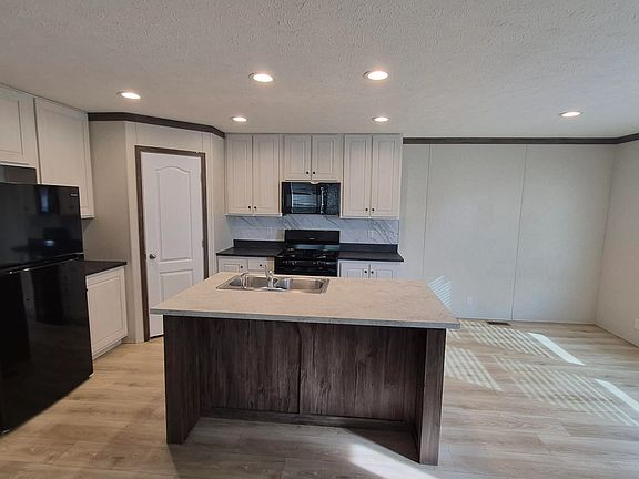 3rd image of 79 Park Estates Dr