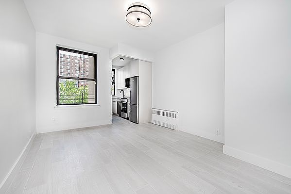 1st image of 423 E 77th St APT 5D