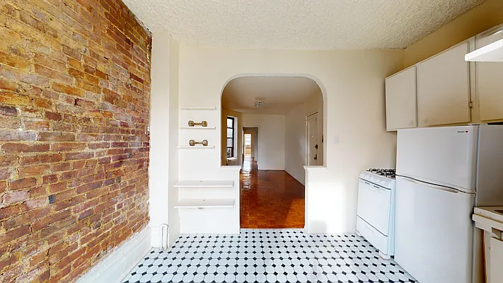 Rented by Bond New York | media 19