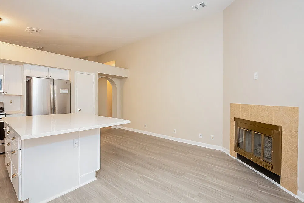 4 bed, 2.0 bath, 1577 sqft, $2,590 — Photo 4