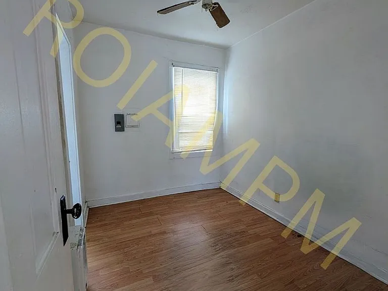 151 2nd Ave E — Photo 3