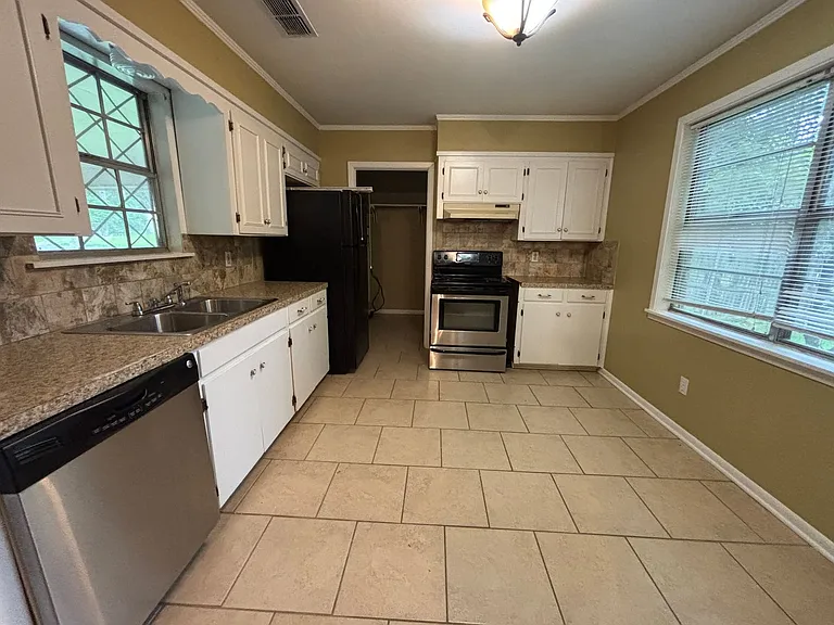9425 Shartel Dr — Photo 8