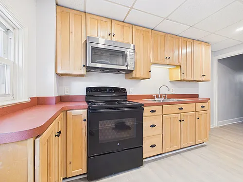 1320 Penn St Photo 1