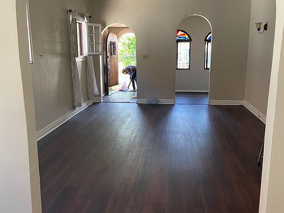3rd image of 839 N Poinsettia Pl #839
