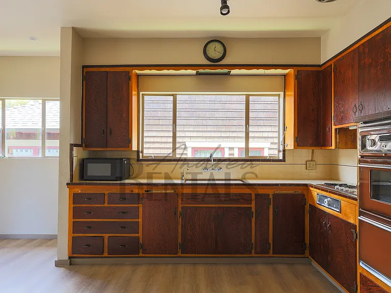5363 Shafter Ave — Photo 13