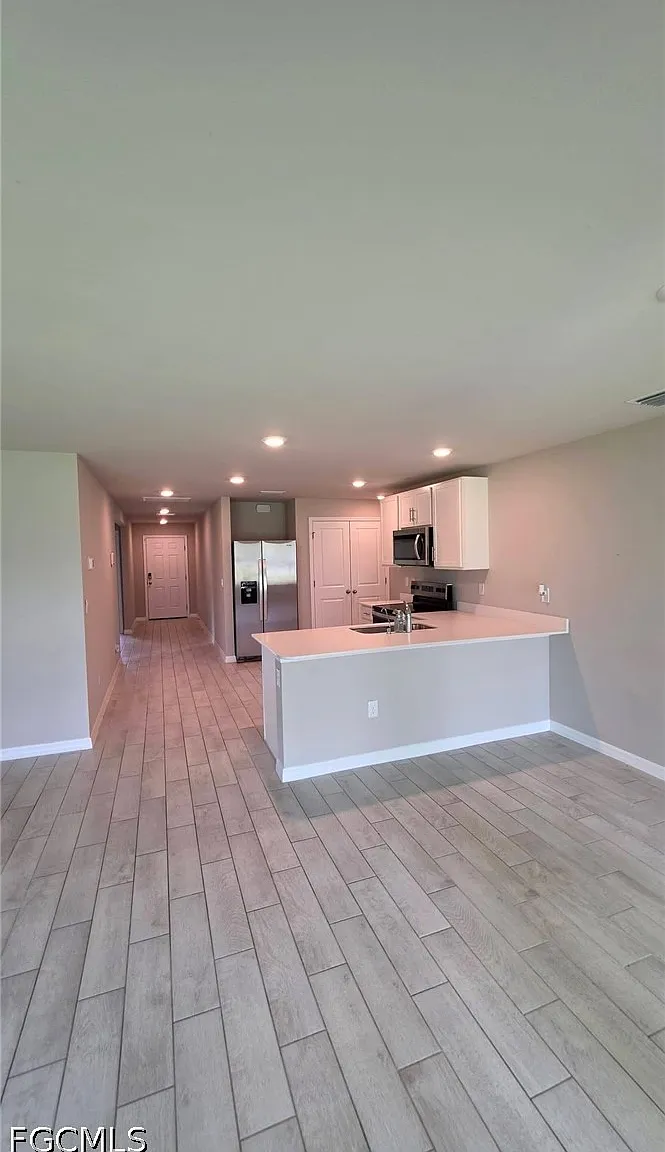 3 bed, 2.0 bath, 1378 sqft, $1,900 — Photo 4