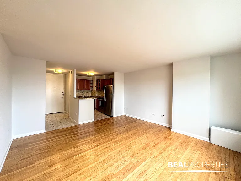 1344 N Dearborn — Photo 32