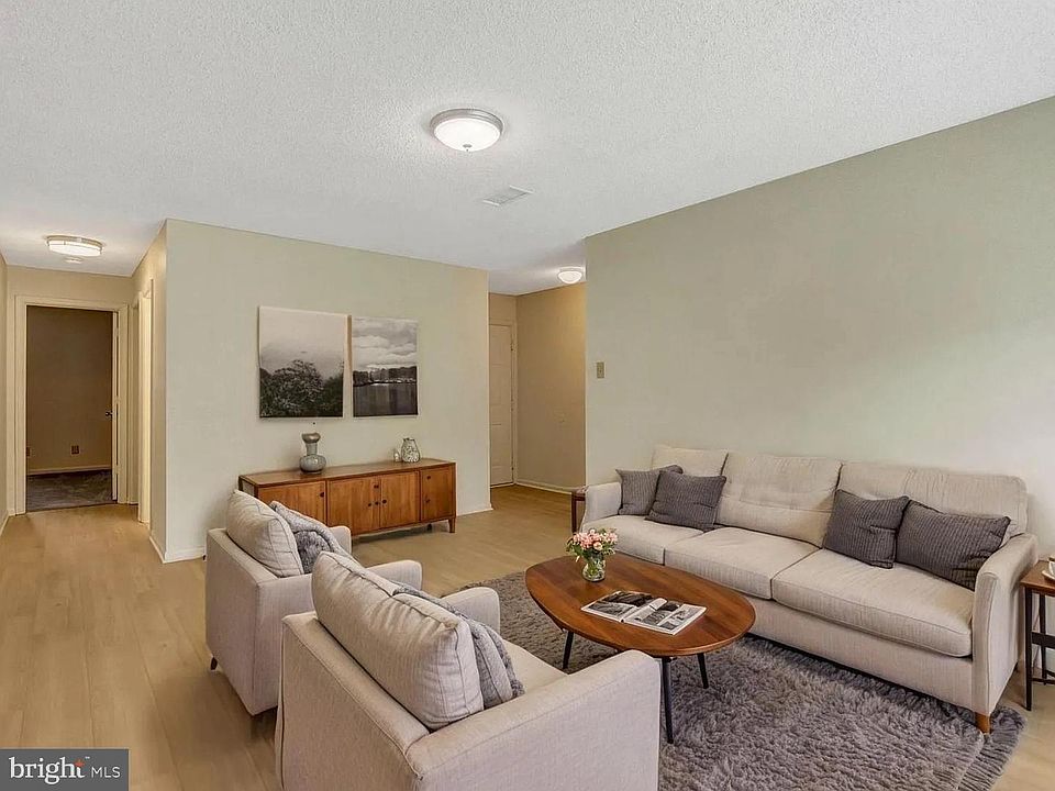 1st image of 12106 Green Leaf Ct APT 102