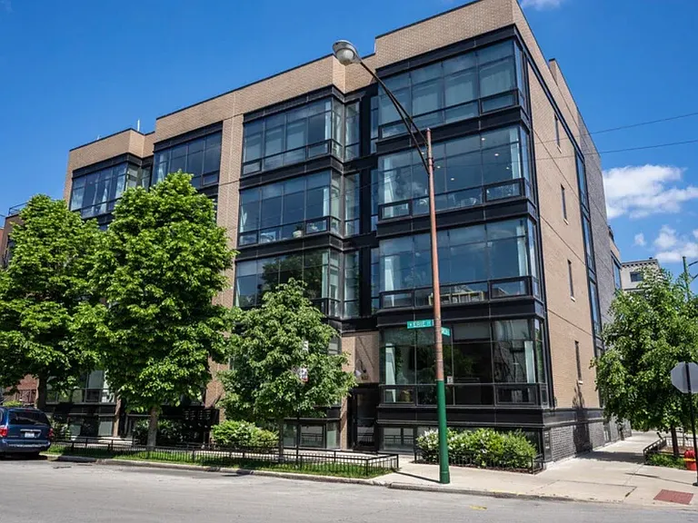 838 W Erie St #3E — Photo 3