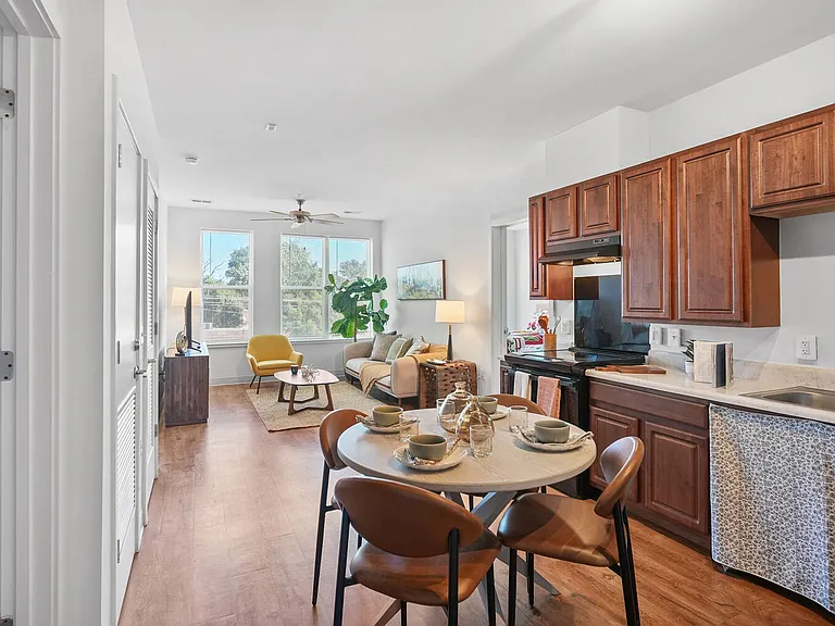 South Cap Apartments — Photo 7