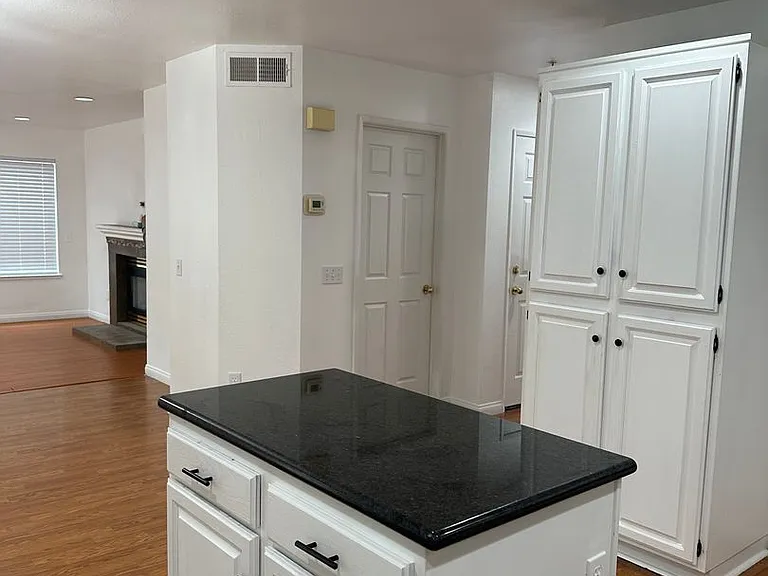 1825 Nixon Ave — Photo 25