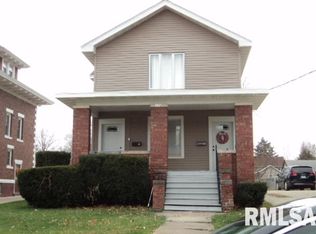 576 Maple Ave, Galesburg, IL 61401
