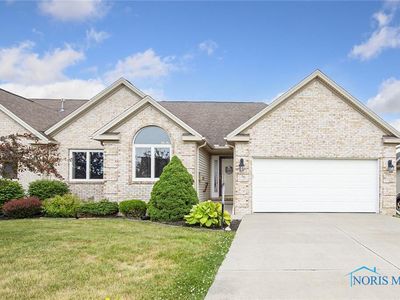 76 Windrush Bourne, Bowling Green, OH, 43402