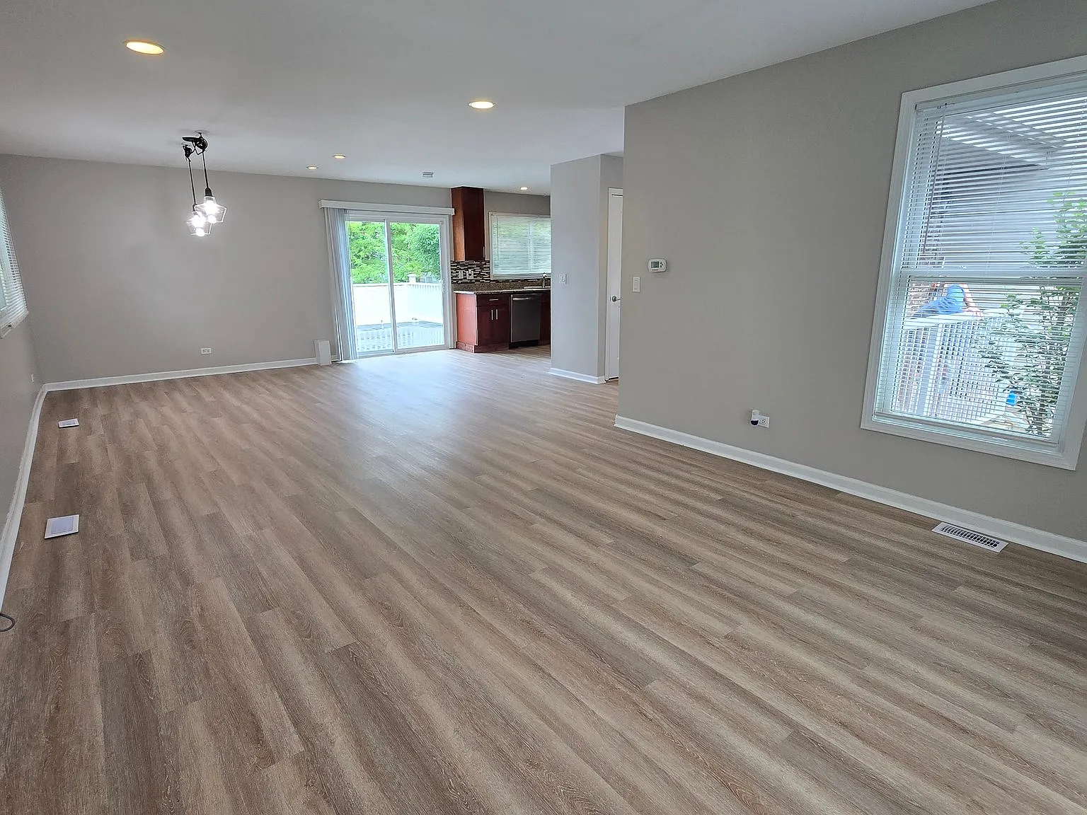 Modern Single Unit Home in Glendale Heights | 1939 Woodside Lane — Photo 4