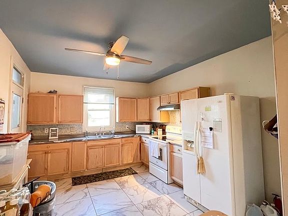 4th image of 241 E Water St